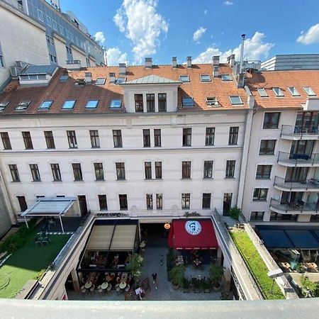 Downtown Gozsdu Vibe Apartment II Budapeste Exterior foto