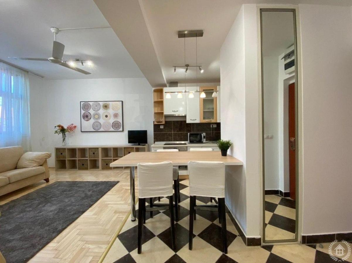 Downtown Gozsdu Vibe Apartment II Budapeste Exterior foto