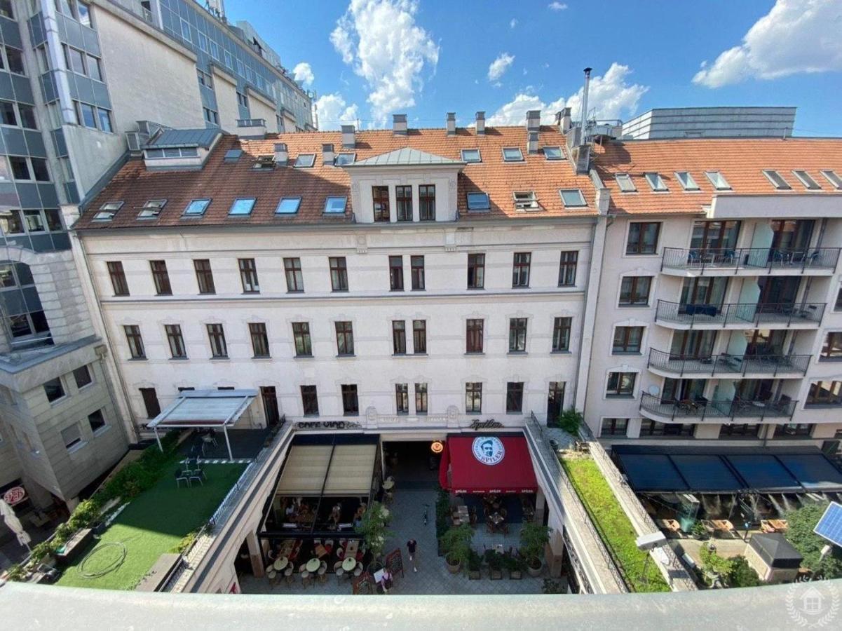 Downtown Gozsdu Vibe Apartment II Budapeste Exterior foto