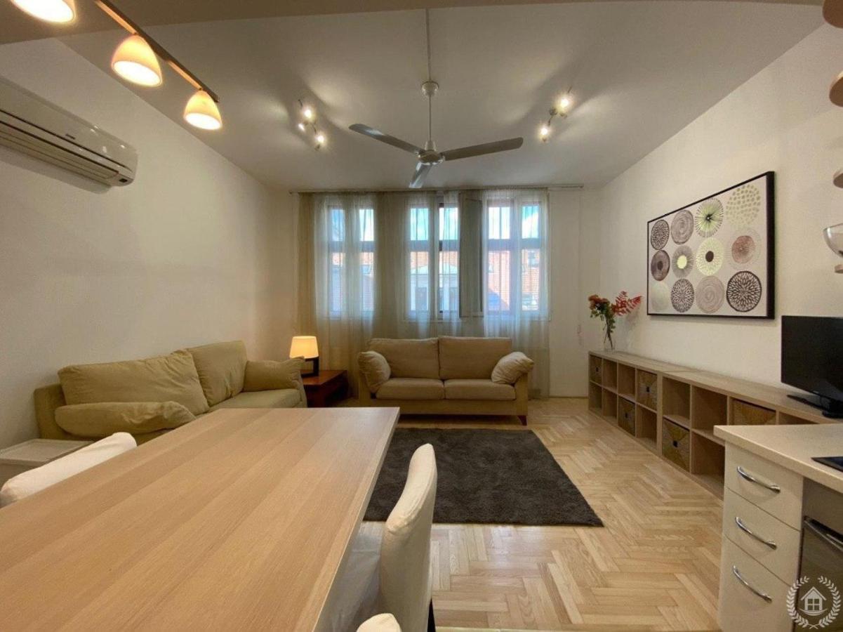 Downtown Gozsdu Vibe Apartment II Budapeste Exterior foto